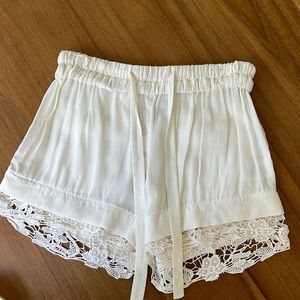 IRO DAINIE ivory shorts with lace trim